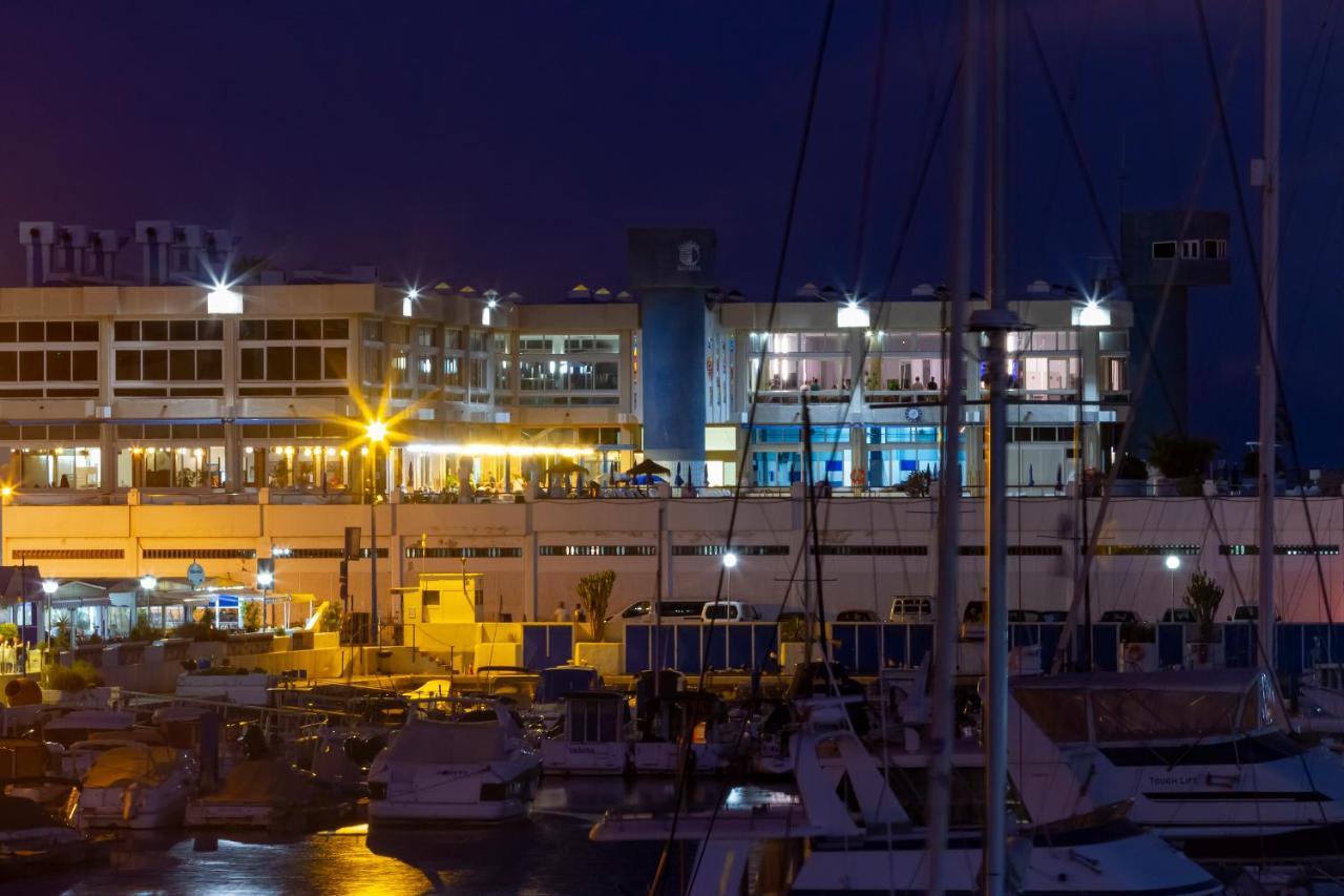Radazul Marina Seafront 5 Apartment Exterior photo